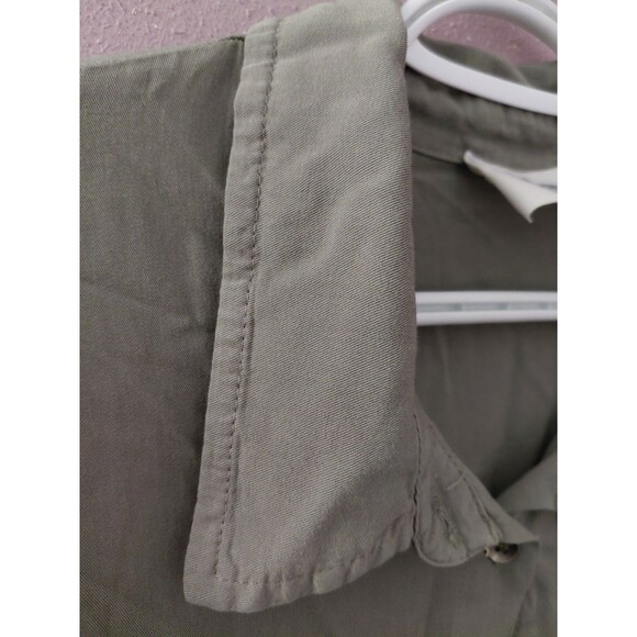 Free For Humanity 100% Viscose Button Up Rhinestone Skull Roll Tab SleeveTop O/S - Picture 5 of 10